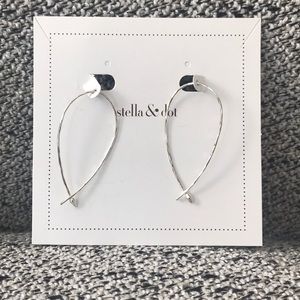 Hammered wire small hoops